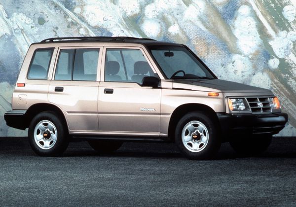 שברולט טראקס ‏1997. מרכב, צורה. רכב שטח 5 דלתות, 1 דור