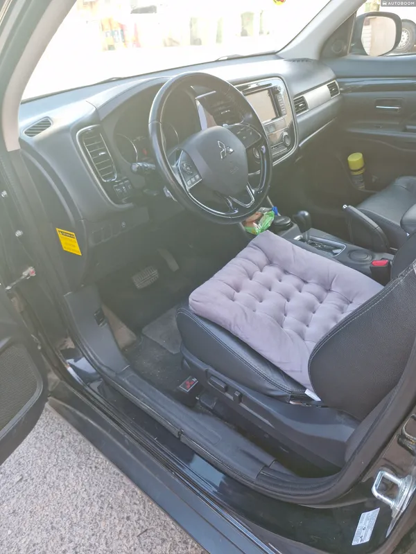 Mitsubishi Outlander 2nd hand, 2016, private