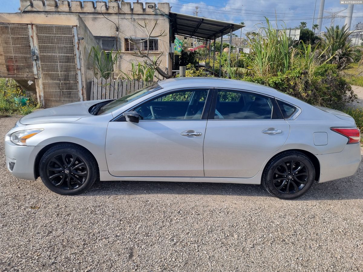 Nissan Altima 2nd hand, 2015, private