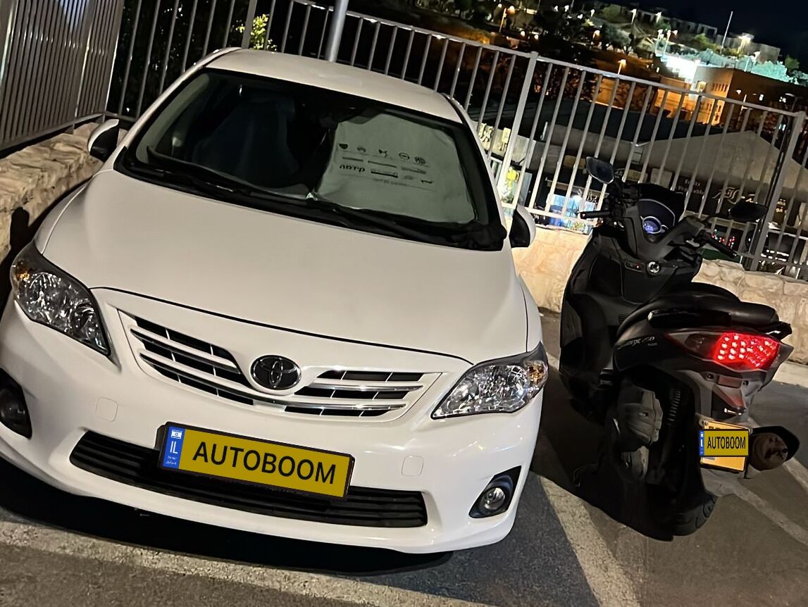 Toyota Corolla 2nd hand, 2011, private