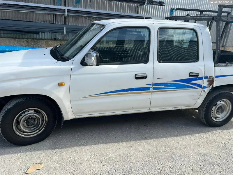 Toyota Hilux 2nd hand, 2002, private