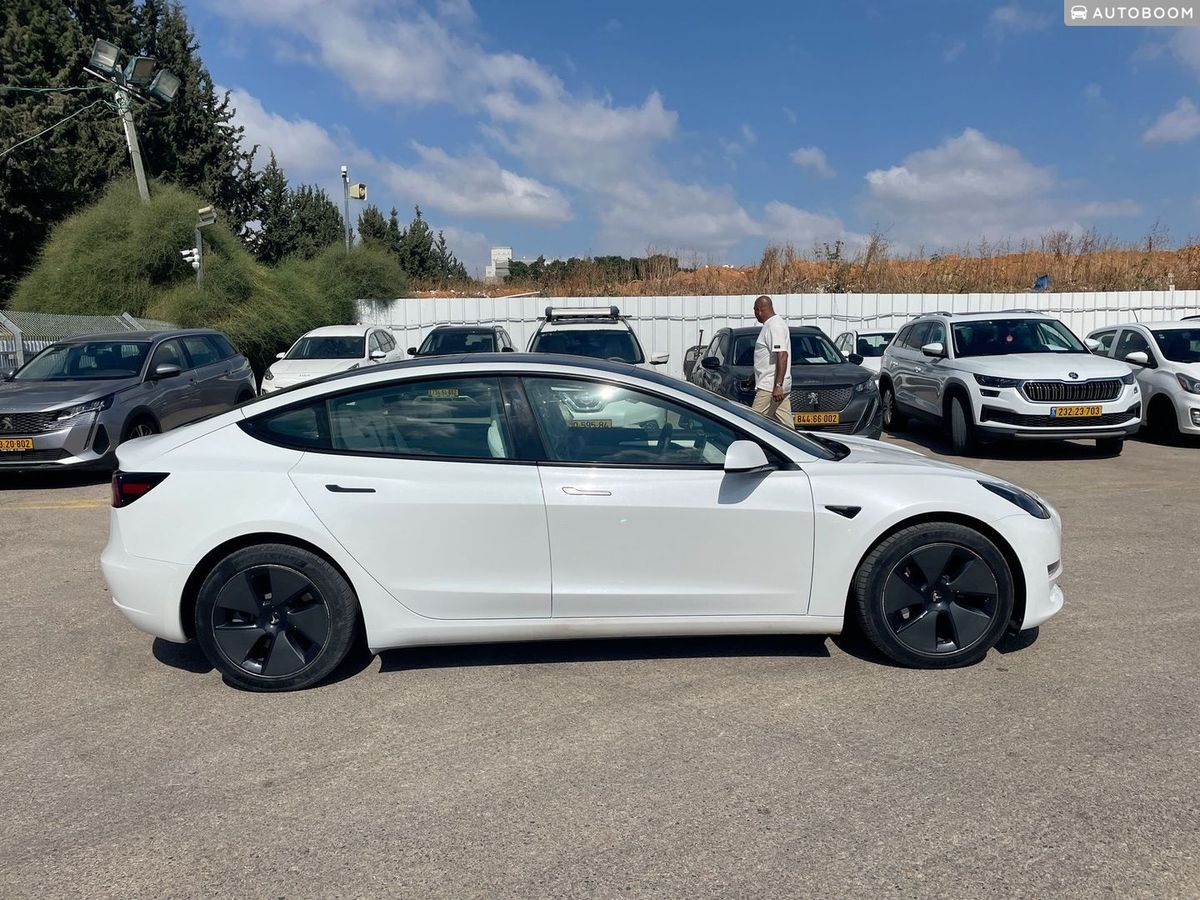 Tesla Model 3 с пробегом, 2021, частная