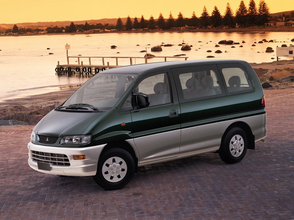 Mitsubishi Space Gear 1997. Carrosserie, extérieur. Monospace, 1 génération, restyling