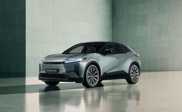 تويوتا C-HR Plus ‏2025. الهيكل، المظهر الخارجي. إس يو في 5 أبواب, 1 الجيل