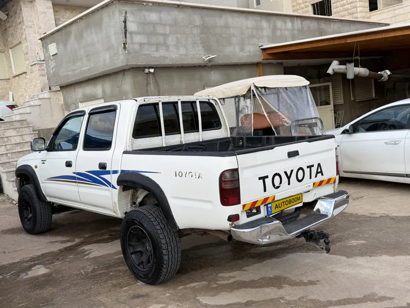 Toyota Hilux с пробегом, 2005
