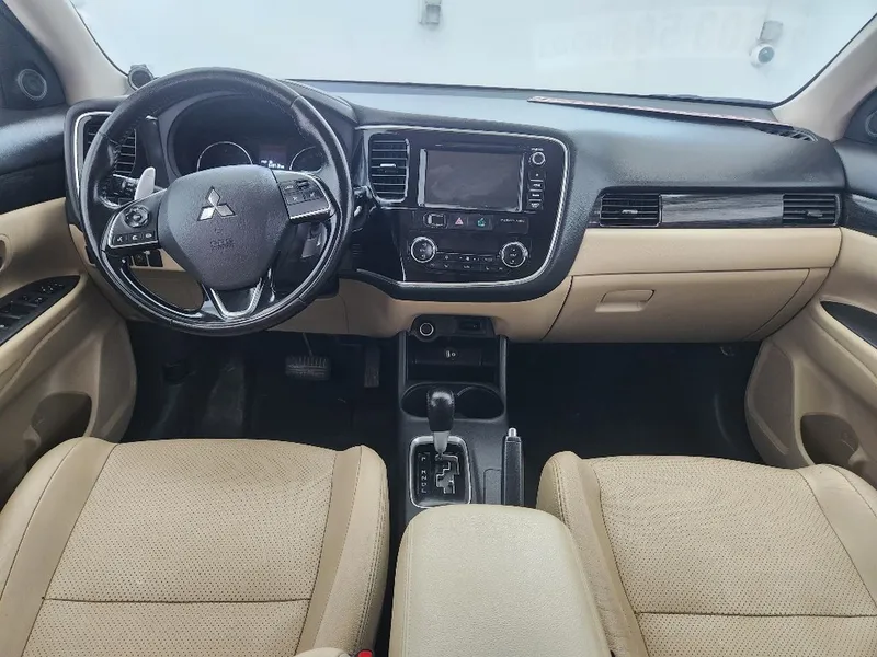 Mitsubishi Outlander 2nd hand, 2017