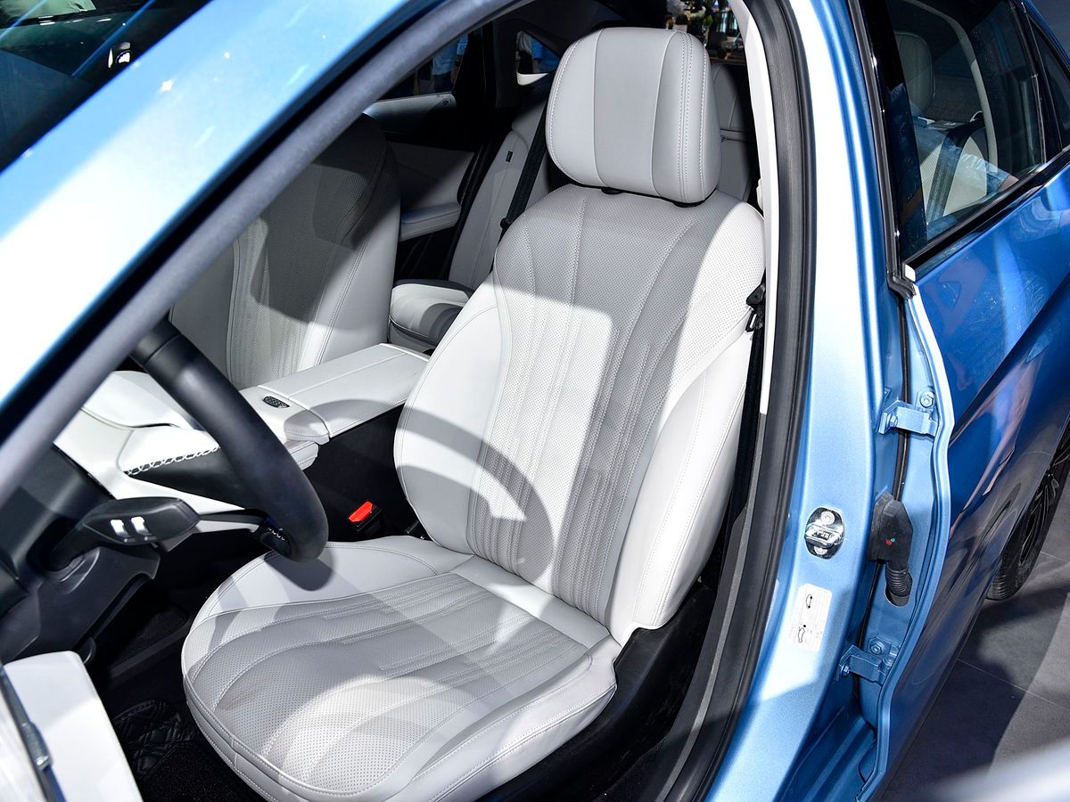 Chery Arrizo 8 2022. Передние сидения. Седан, 1 поколение