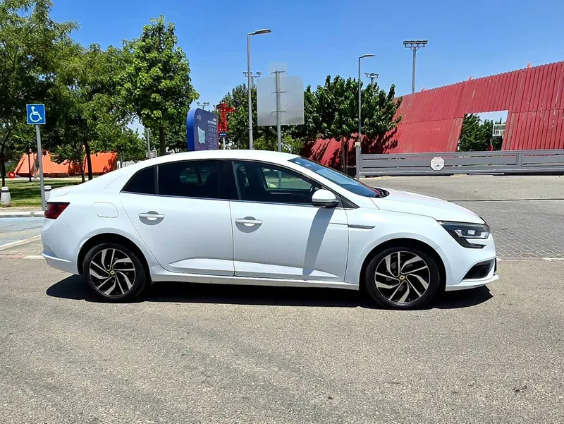 Renault Megane 2nd hand, 2019, private hand