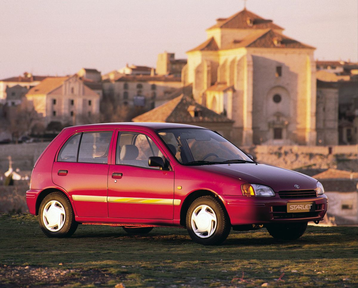 טויוטה סטארלט 1995. מרכב, צורה. מיני 5 דלתות, 5 דור