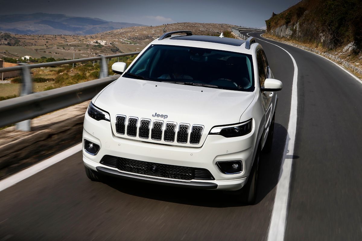 Jeep Cherokee SUV. 5 generation, restyling. Released since 2019