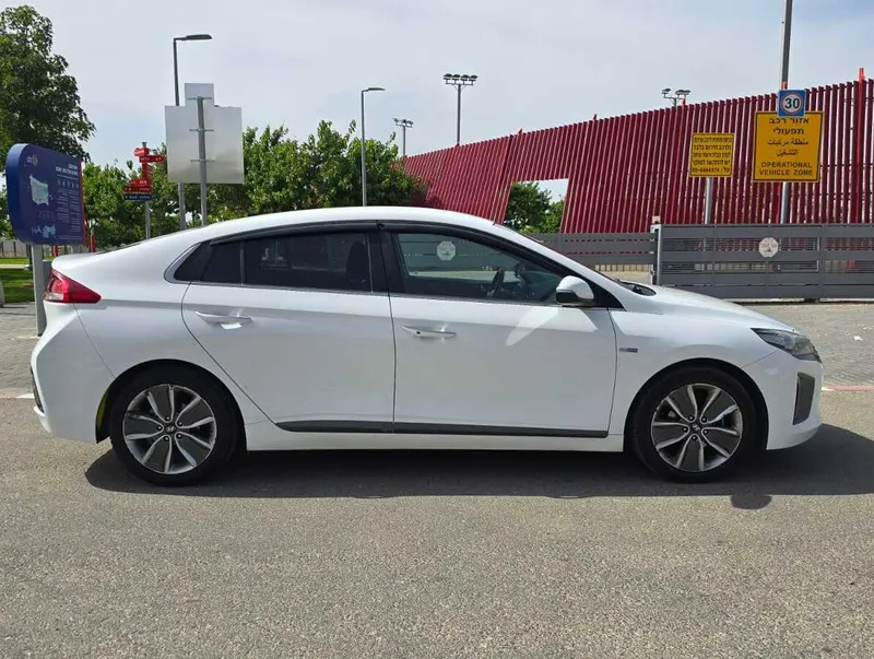 Hyundai IONIQ 2nd hand, 2017, private hand