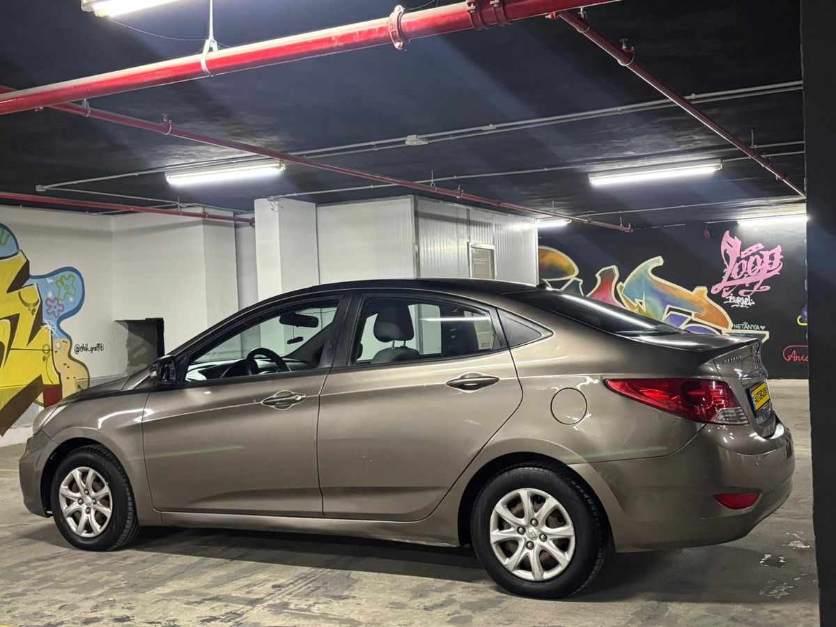 Hyundai i25 2ème main, 2013, main privée