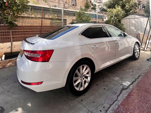Skoda Superb с пробегом, 2021, частная рука