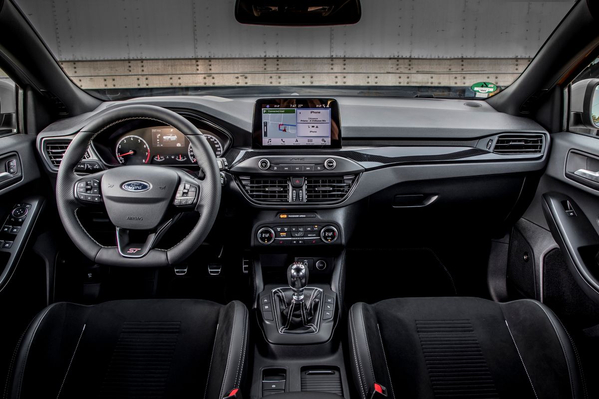 Ford Focus ST 2019. Front seats. Hatchback 5-door, 4 generation
