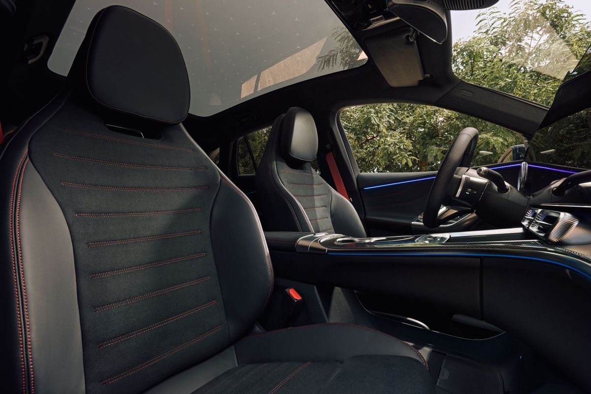 Mercedes GLC EQ 2025. Передние сидения. Внедорожник 5 дв., 1 поколение
