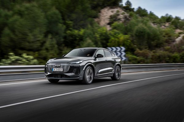 Audi Q6 Sportback e-tron 2024. Carrosserie, extérieur. VUS Coupé, 1 génération