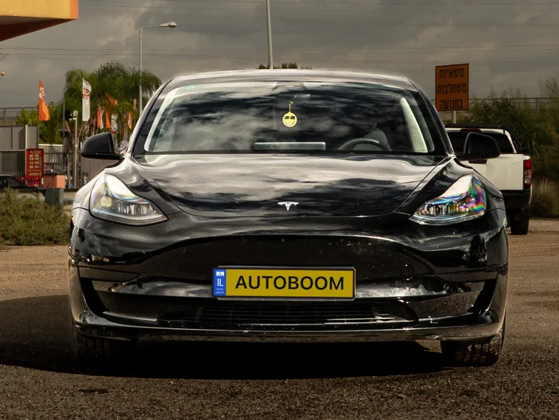 Tesla Model 3 2nd hand, 2023, private