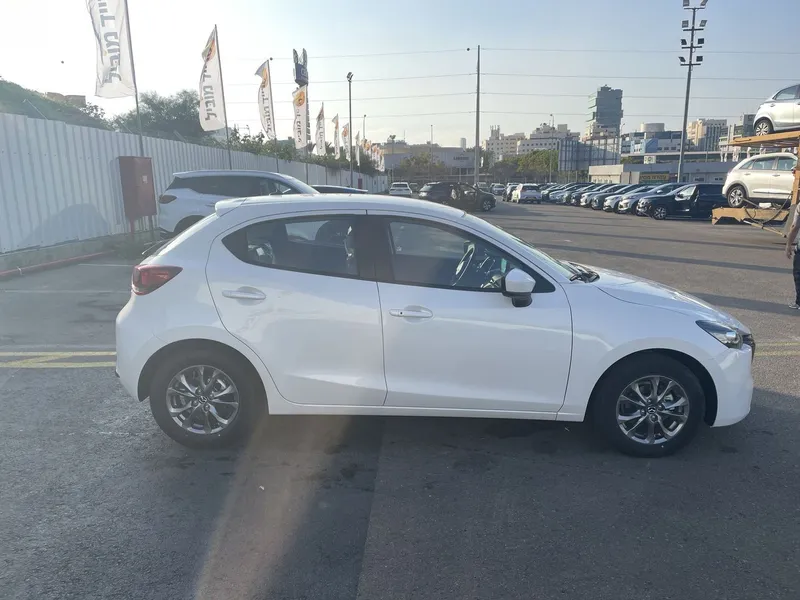 Mazda 2 nouvelle voiture, 2025