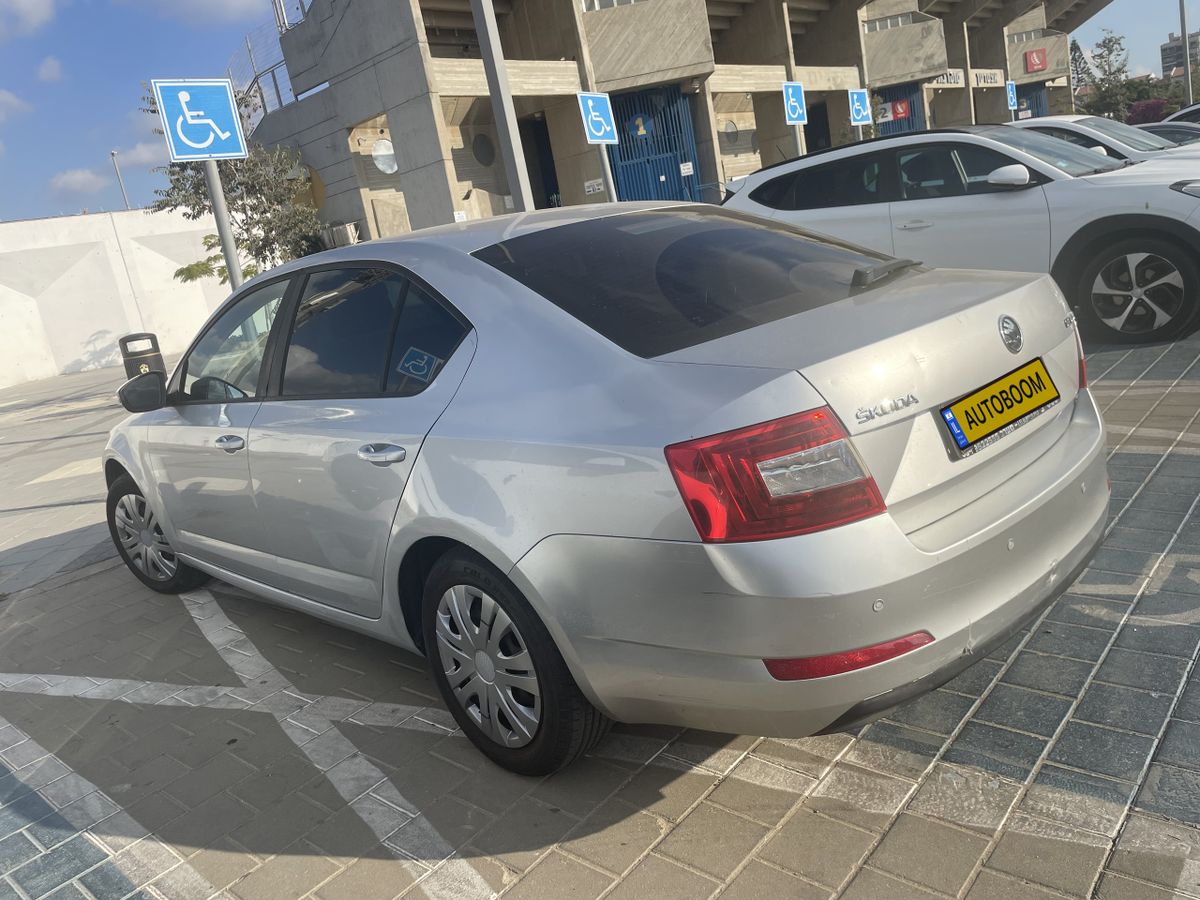 Škoda Octavia 2ème main, 2014, main privée