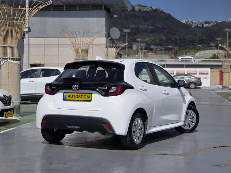 Toyota Yaris с пробегом, 2021, частная