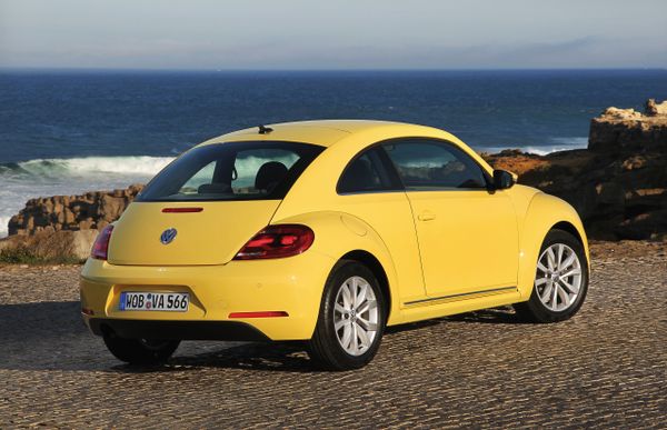 Volkswagen Beetle 2011. Carrosserie, extérieur. Hatchback 3-portes, 2 génération