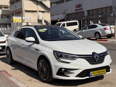 Renault Megane, 2023, photo