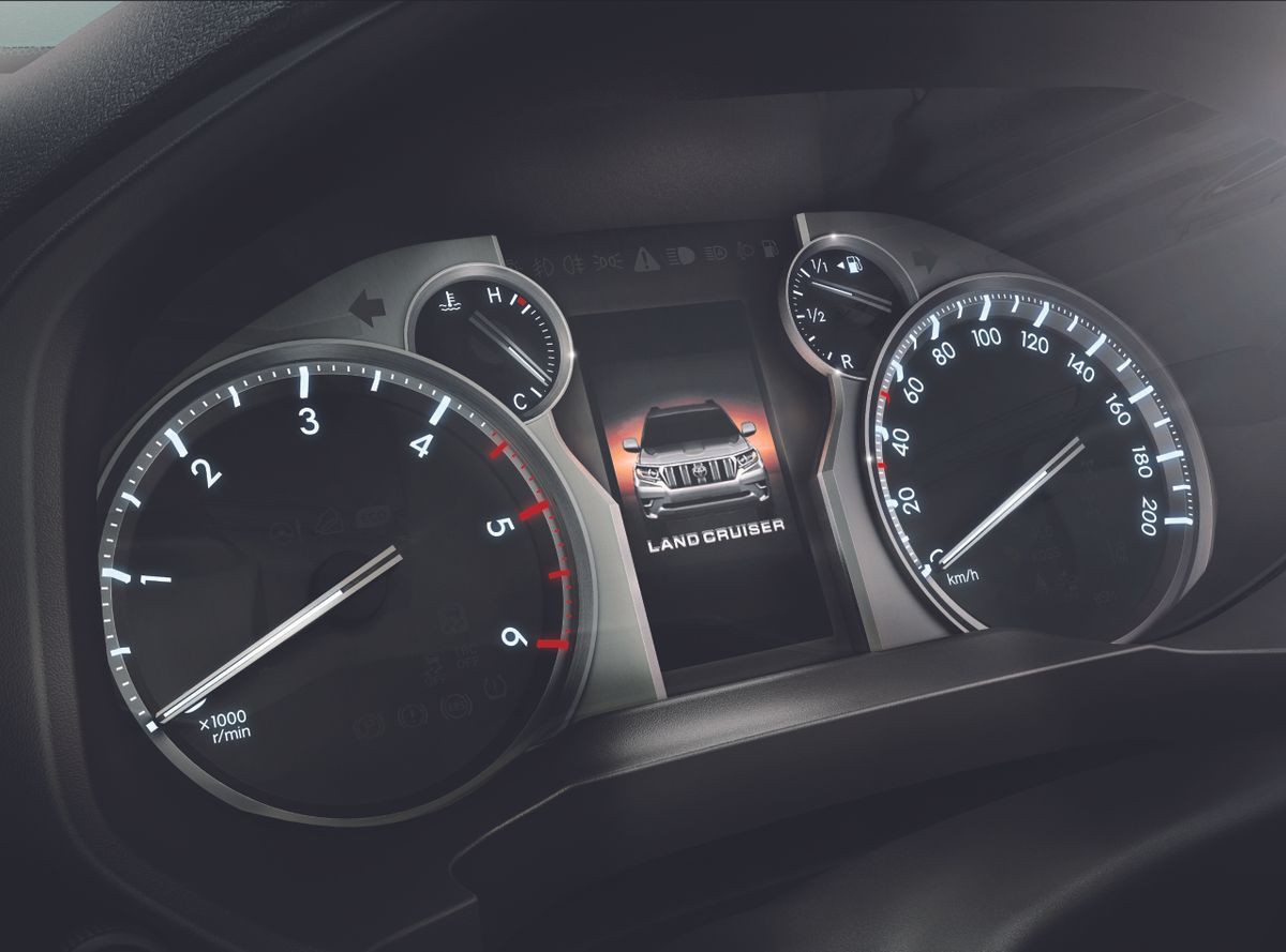 Toyota Land Cruiser 2017. Dashboard. SUV 5-doors, 4 generation, restyling 2