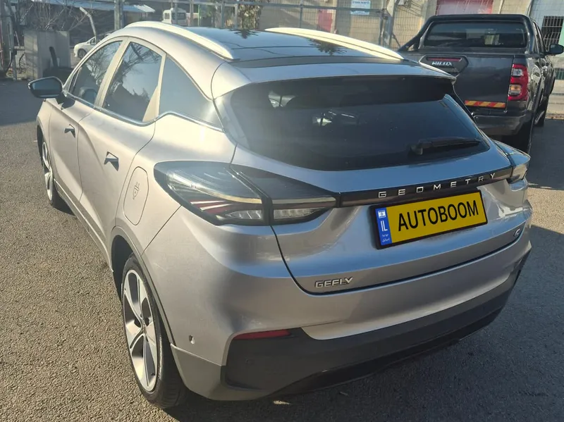 Geely Geometry C 2nd hand, 2022, private