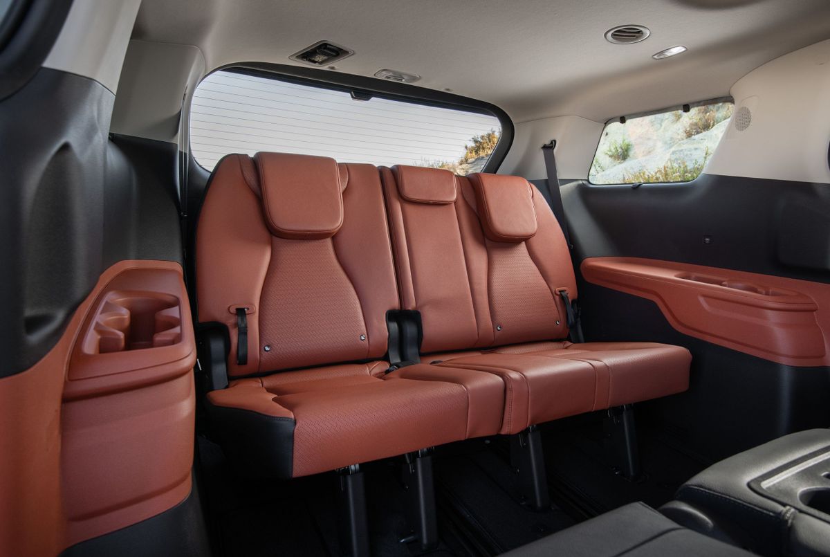 Kia Carnival 2023. Задние сидения. Минивэн, 4 поколение, рестайлинг
