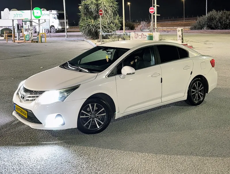 Toyota Avensis с пробегом, 2014, частная