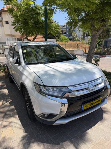 Mitsubishi Outlander, 2018, photo