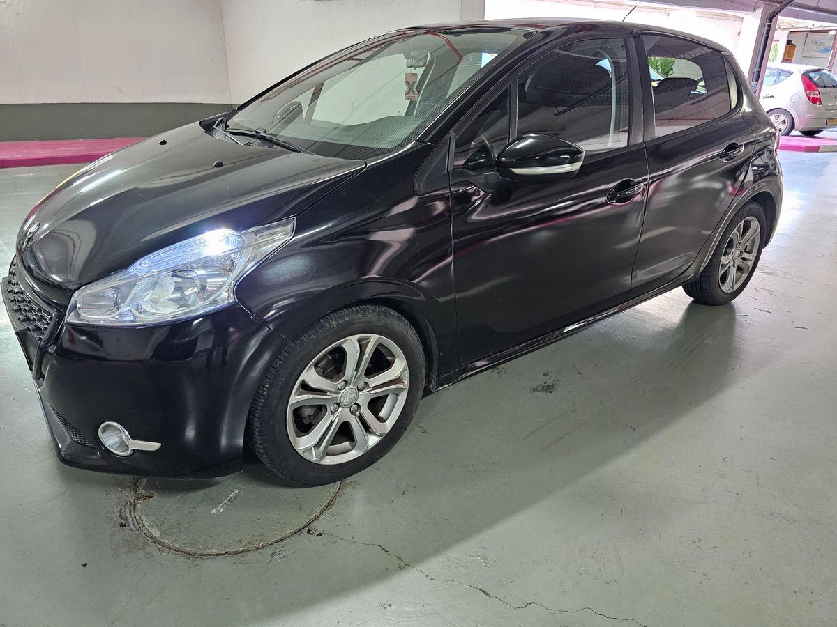 Peugeot 208 2nd hand, 2014, private hand