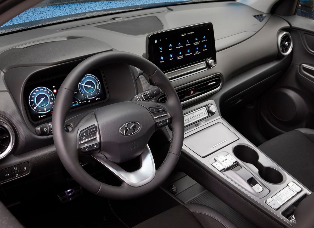 Hyundai Kona EV 2020. Tableau de bord. VUS 5-portes, 1 génération, restyling 1