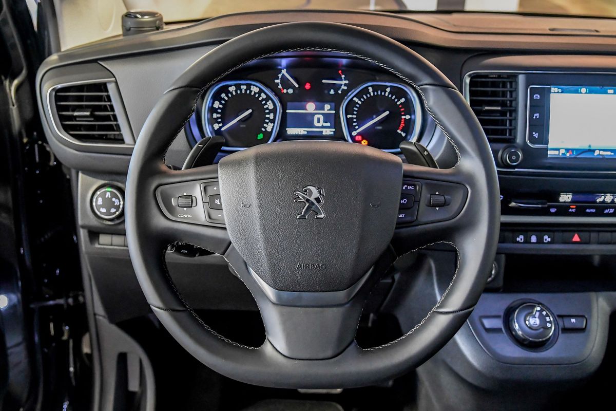 Peugeot Traveller 2016. Dashboard. Minivan, 1 generation