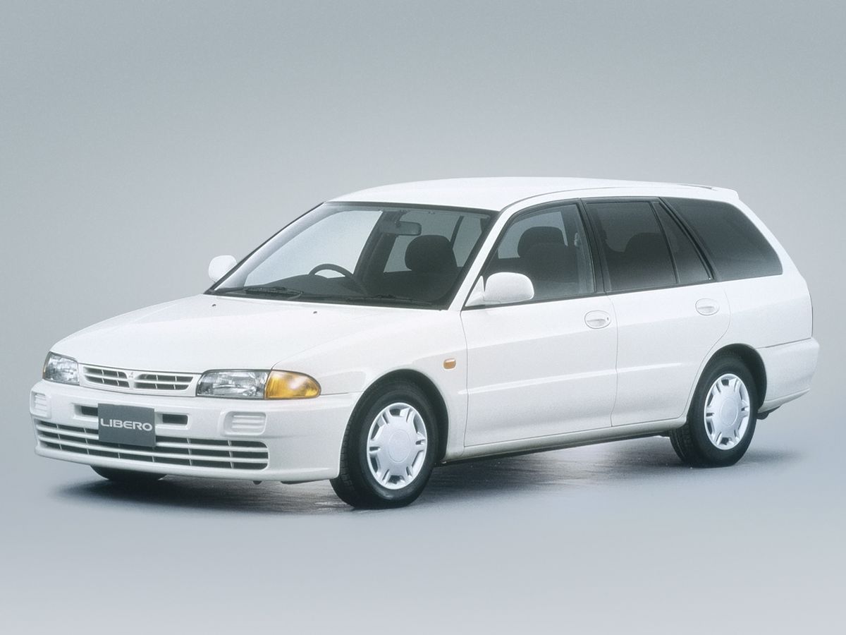 מיצובישי  ליברו 1995. מרכב, צורה. סטיישן 5 דלתות, 1 דור, שדרוג