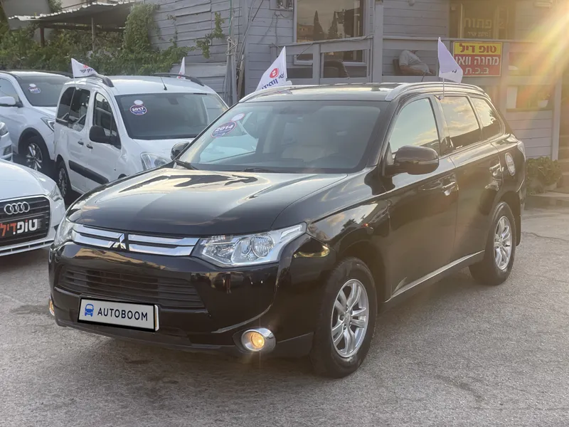 Mitsubishi Outlander 2nd hand, 2014