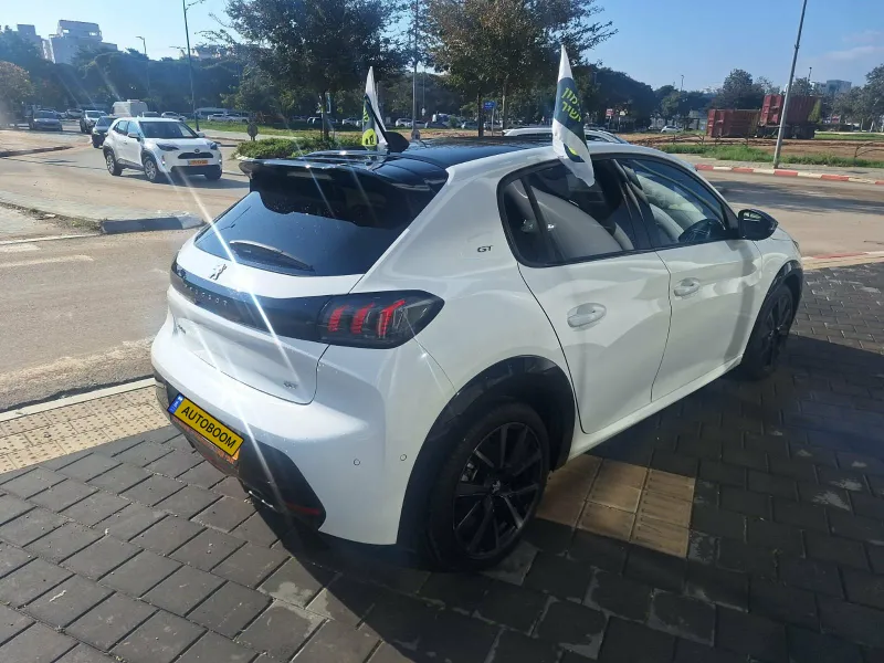 Peugeot 208 2nd hand, 2024, private