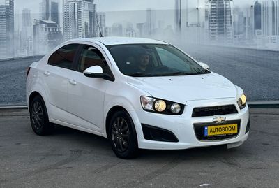 Chevrolet Sonic, 2015, photo