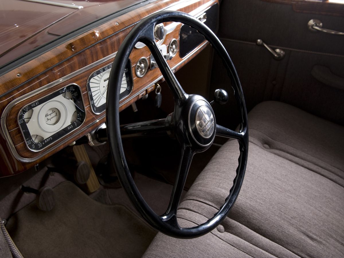 Chrysler Imperial 1937. Dashboard. Coupe, 4 generation