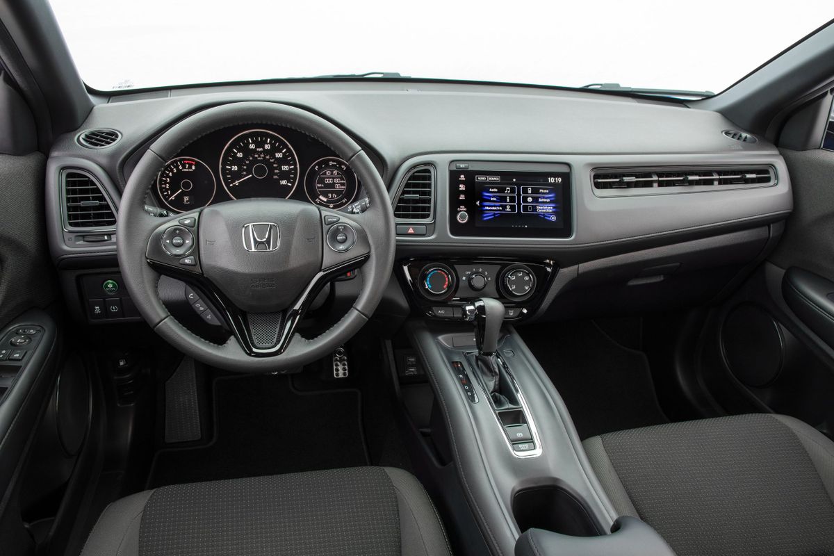Honda HR-V 2018. Front seats. SUV 5-doors, 2 generation, restyling