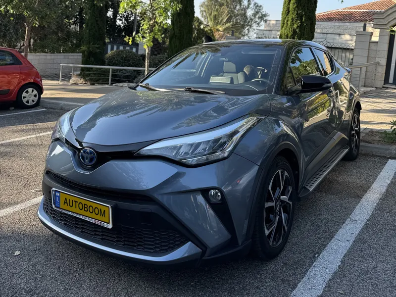 Toyota C-HR 2nd hand, 2021, private hand