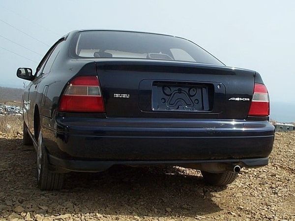 Isuzu Aska 1994. Carrosserie, extérieur. Berline, 3 génération