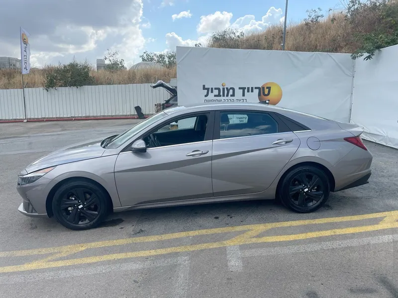 Hyundai Elantra 2nd hand, 2023