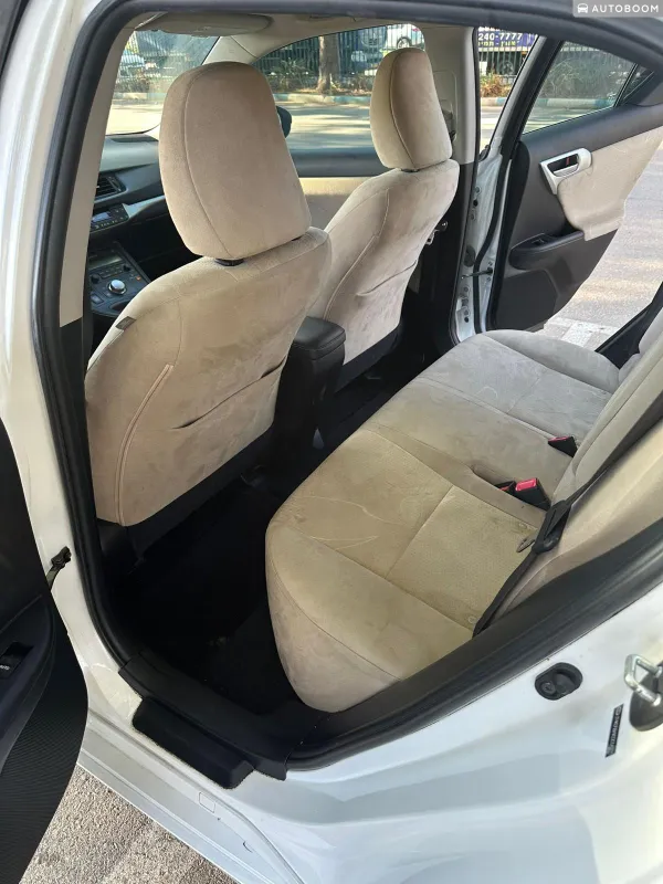 Lexus CT 2nd hand, 2011, private