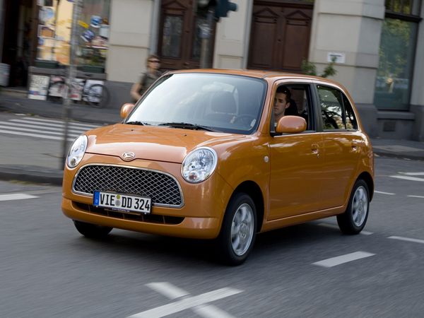 דייהטסו טרוויס 2006. מרכב, צורה. מיני 5 דלתות, 1 דור