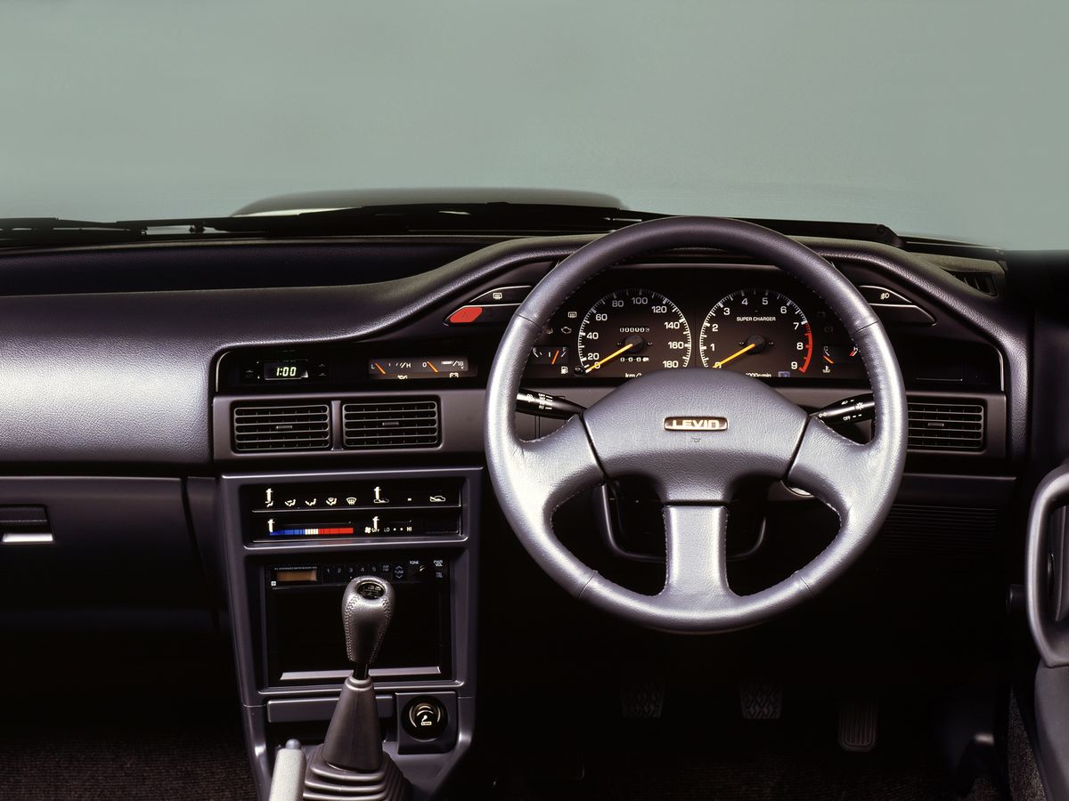 Toyota Corolla Levin 1987. Dashboard. Coupe, 5 generation
