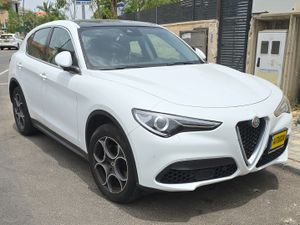 Alfa Romeo Stelvio, 2018, photo