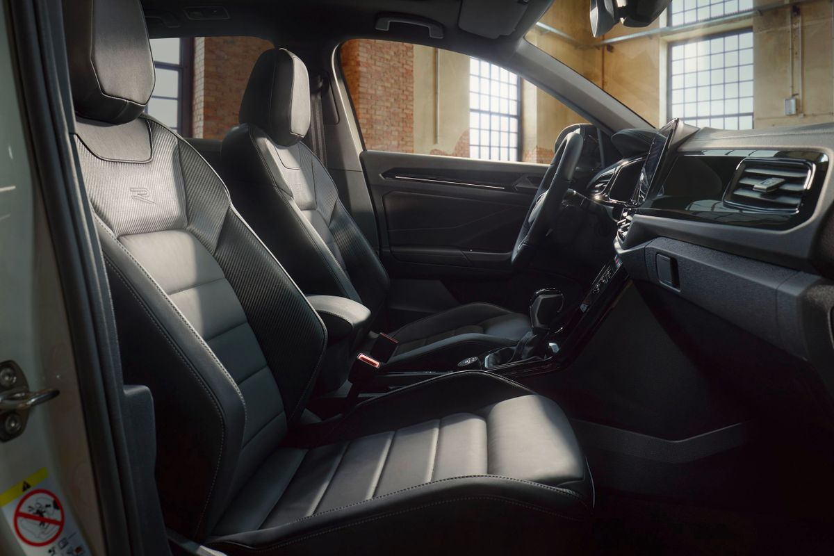 Volkswagen T-Roc 2022. Front seats. SUV 5-doors, 1 generation, restyling
