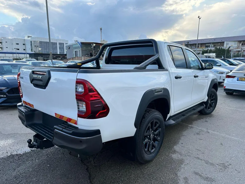 Toyota Hilux new car, 2024, private hand