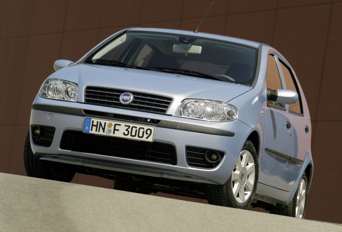 فيات بونتو ‏2003. الهيكل، المظهر الخارجي. ميني 5 أبواب, 2 الجيل، تحديث
